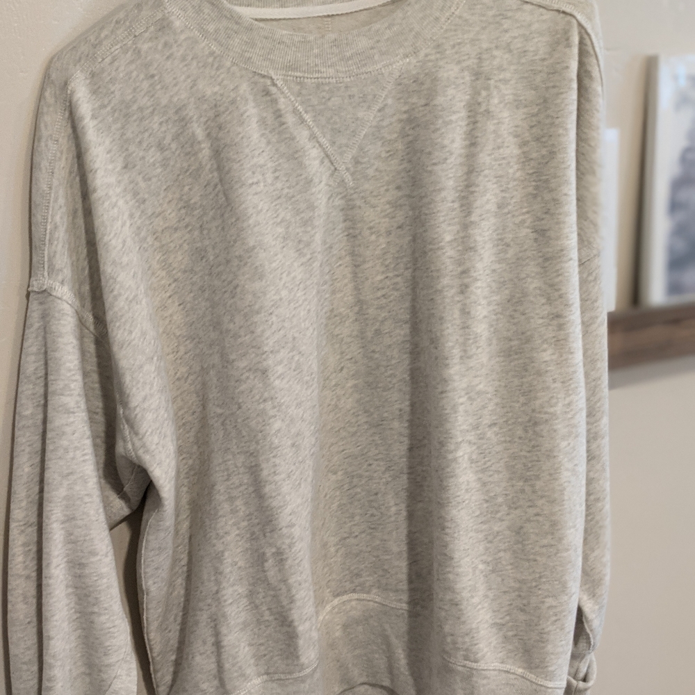 Light grey abercrombie sweater.